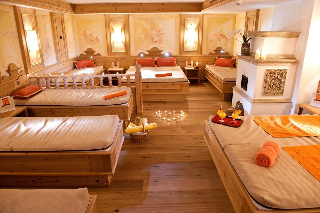 Hotel Alpina Wellness & Spa Resort Kössen Extérieur photo