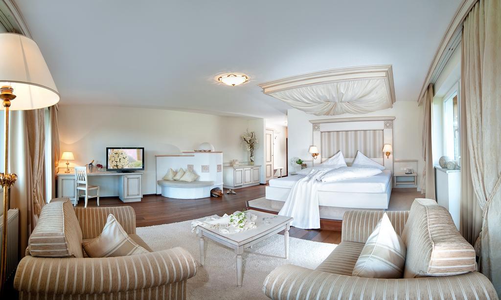 Hotel Alpina Wellness & Spa Resort Kössen Extérieur photo